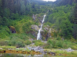 waterfall Khutze cropped